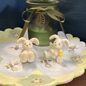 Perfect condition bunny figurines. Decorative for any occasion.
